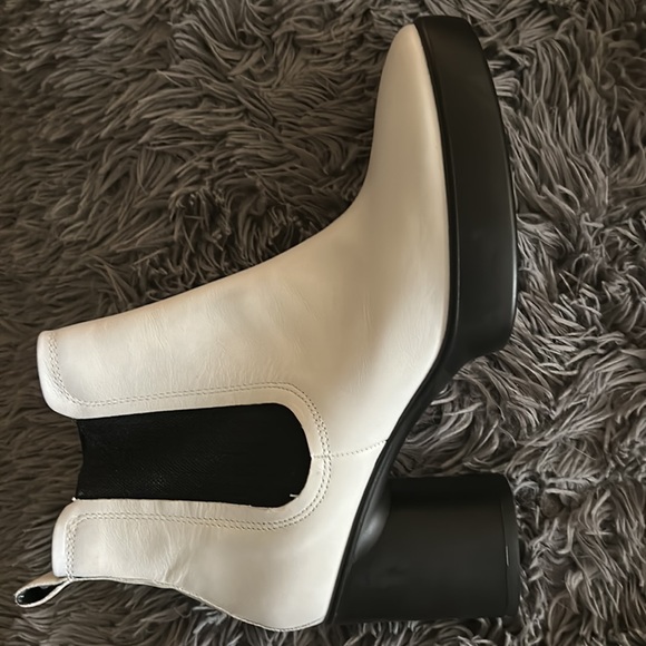 New ECCO Women's Shape Sculpted Motion 55 Chelsea Ankle Boot Size EU 40/US 9-9.5 - Picture 9 of 11